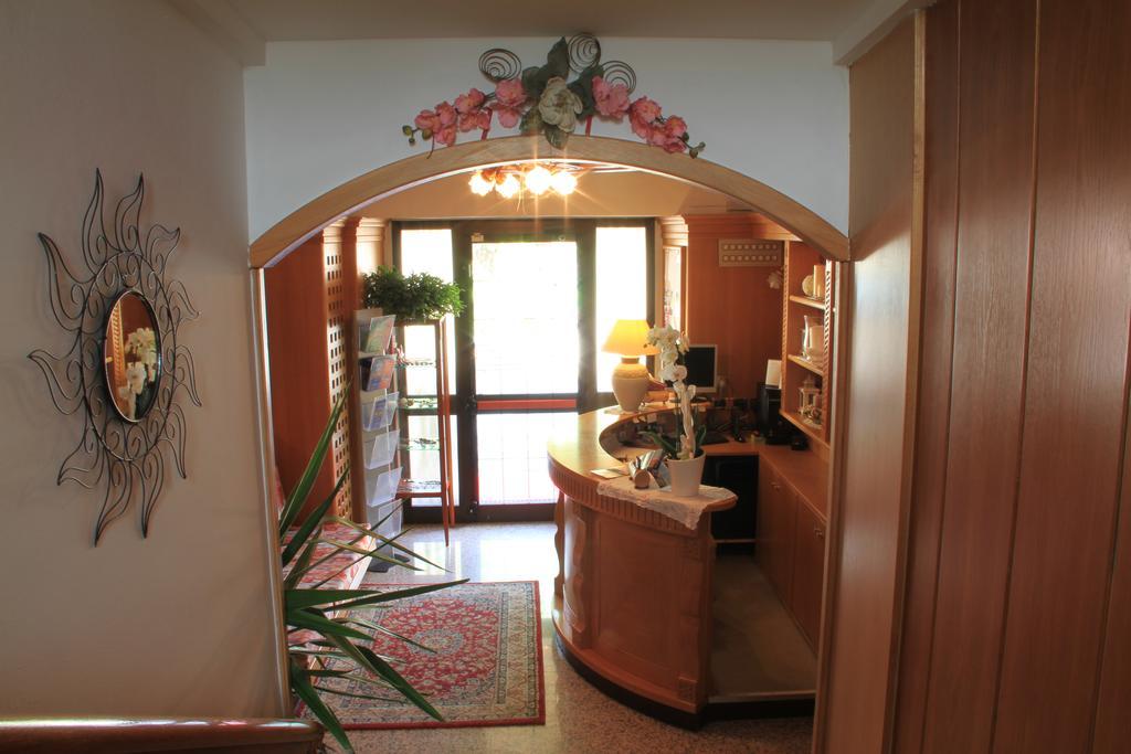Hotel Aurora Vallarsa Luaran gambar