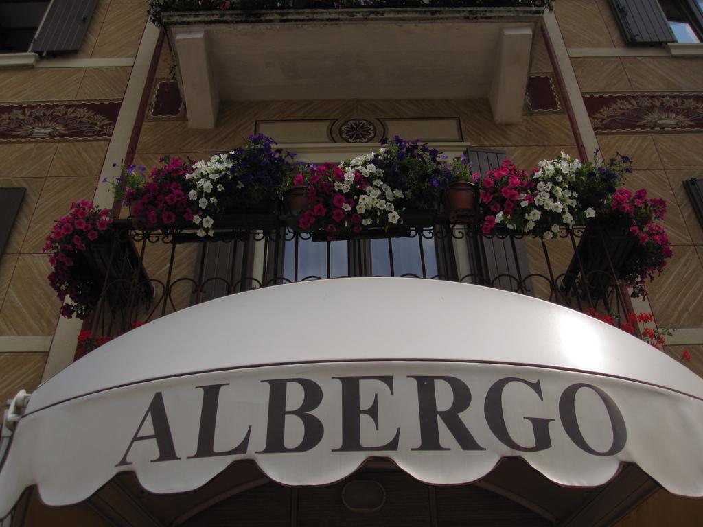 Hotel Aurora Vallarsa Luaran gambar