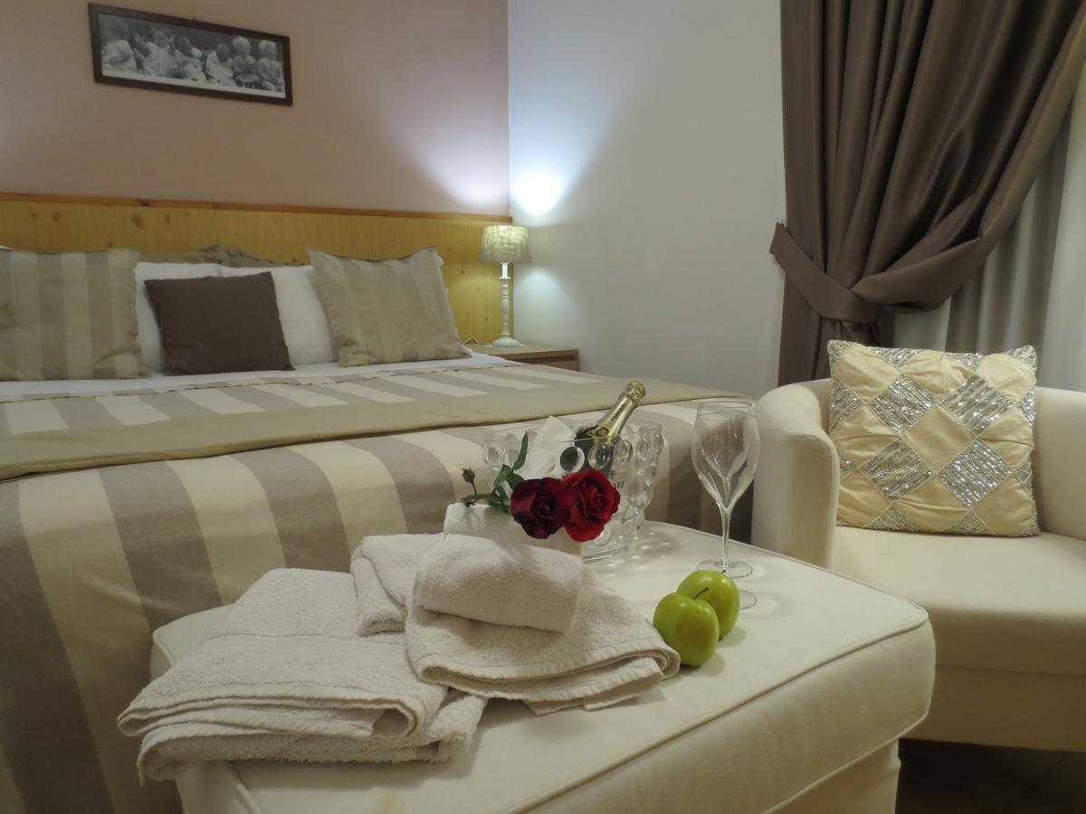 Hotel Aurora Vallarsa Luaran gambar