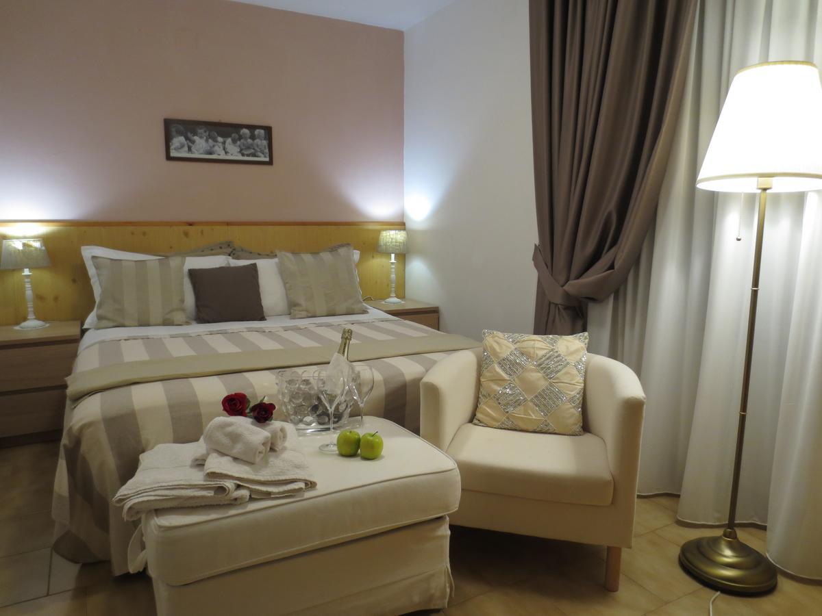 Hotel Aurora Vallarsa Luaran gambar